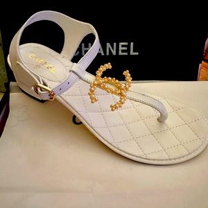 COPY - Beautiful Chanel white sandals. Size 37